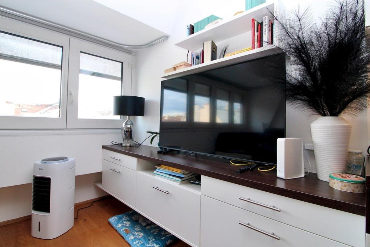 Apartment Modern Rooftop